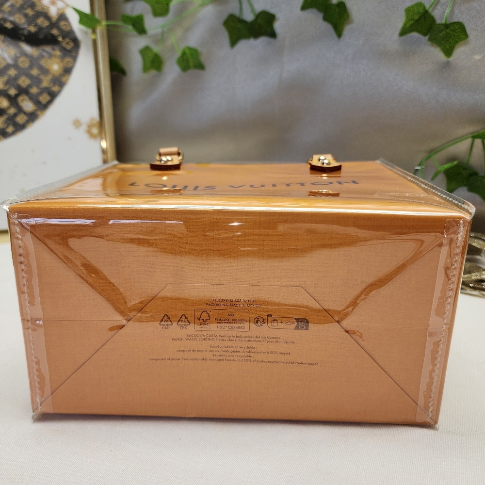Authentic Louis Vuitton Retail Shopping Bag in A PVC Tote - Picture 8 of 9